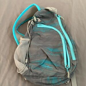 Eddie Bauer Ripstop Sling backpack. Grey & turquoise. Excellent condition!